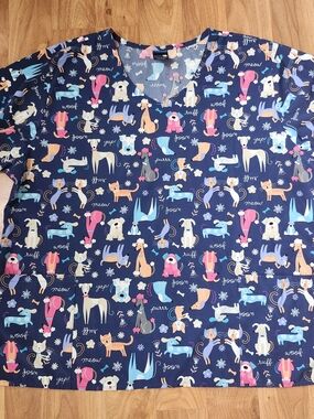 Zoe + Chloe Scrub Top Nurse Vet Tech Dogs Cats Navy Blue background Women’s 2XL